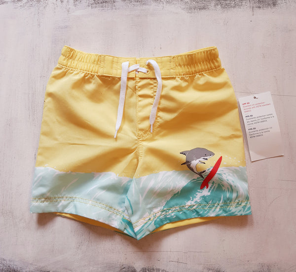 Malla Short de baño Protección UV  + 50  OLD NAVY Graphic Rashguard & Printed Swim Trunks Set